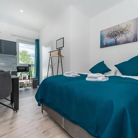 Lit Living - Fully Equipped - Box Spring - Parking - Business & Longstay *