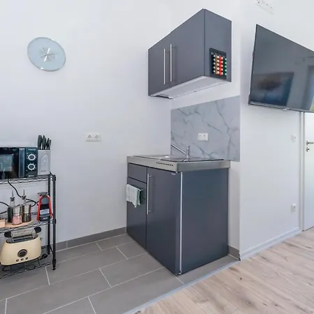 Lit Living - Fully Equipped - Box Spring - Parking - Business & Longstay Appartement *