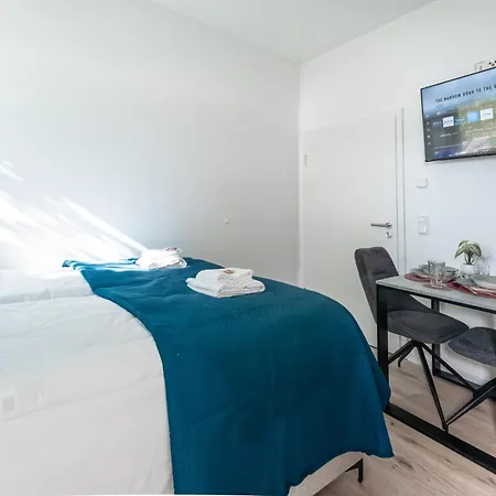 Lit Living - Deluxe - Box Spring - Parking - Neueröffnung - New Opening Apartment Altenstadt