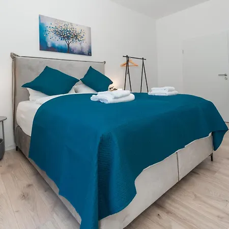Lit Living - Fully Equipped - Box Spring - Parking - Business & Longstay Appartement Altenstadt