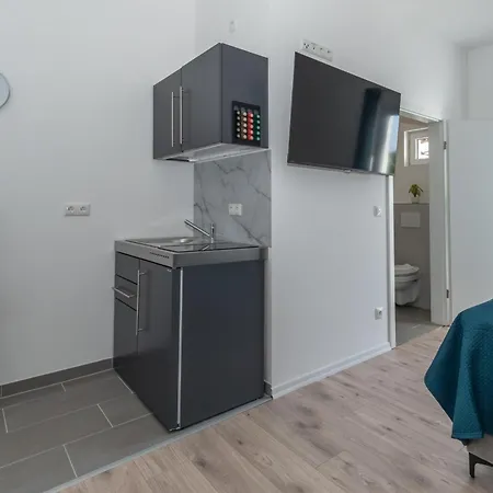 Lit Living - Fully Equipped - Box Spring - Parking - Business & Longstay Appartement *