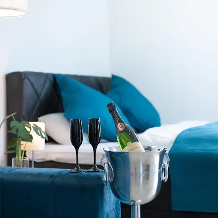 Lit Living - Fully Equipped - Box Spring - Parking - Business & Longstay Appartement *