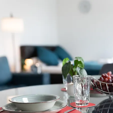Lit Living - Fully Equipped - Box Spring - Parking - Business & Longstay Альтенштадт
